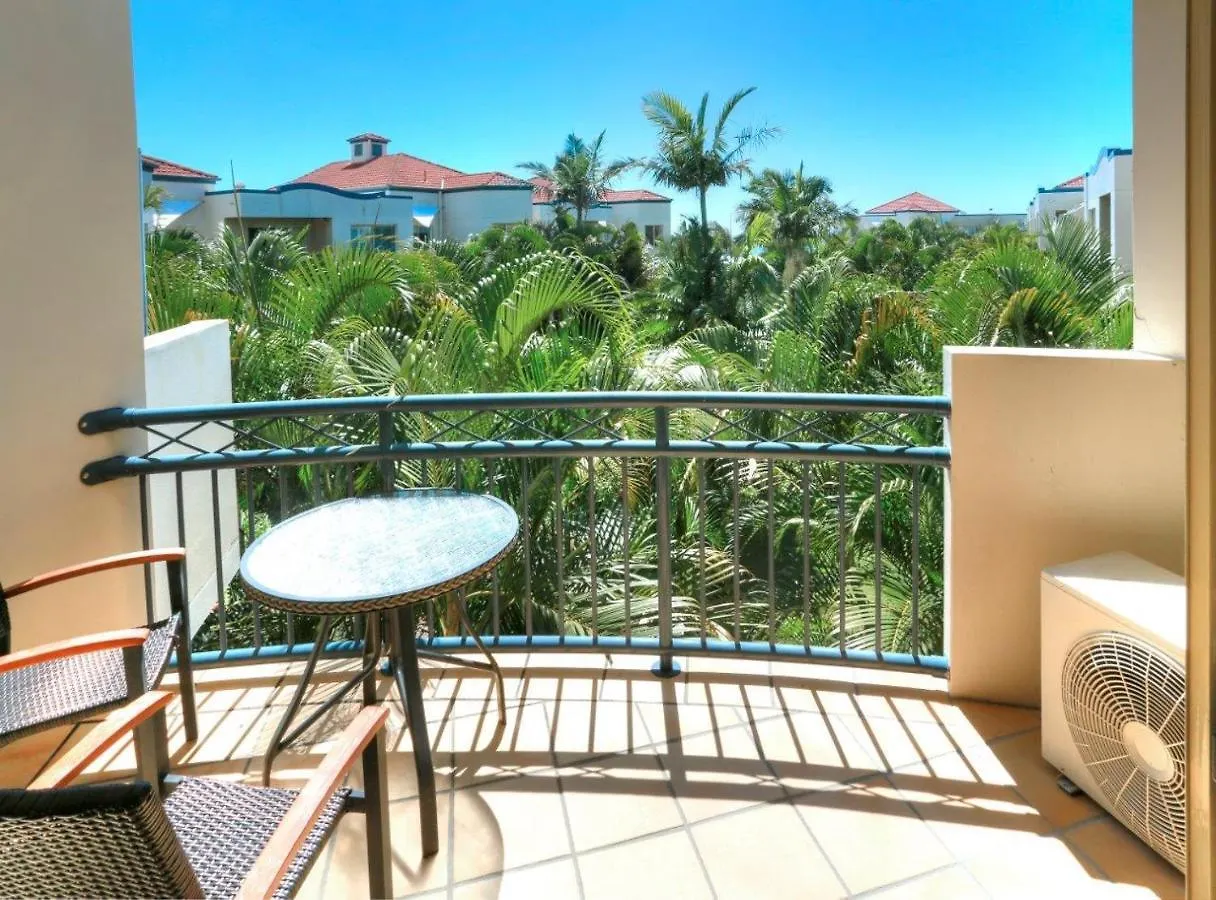 Golden Riviera Absolute Beachfront Resort Gold Coast 4*,  Australia