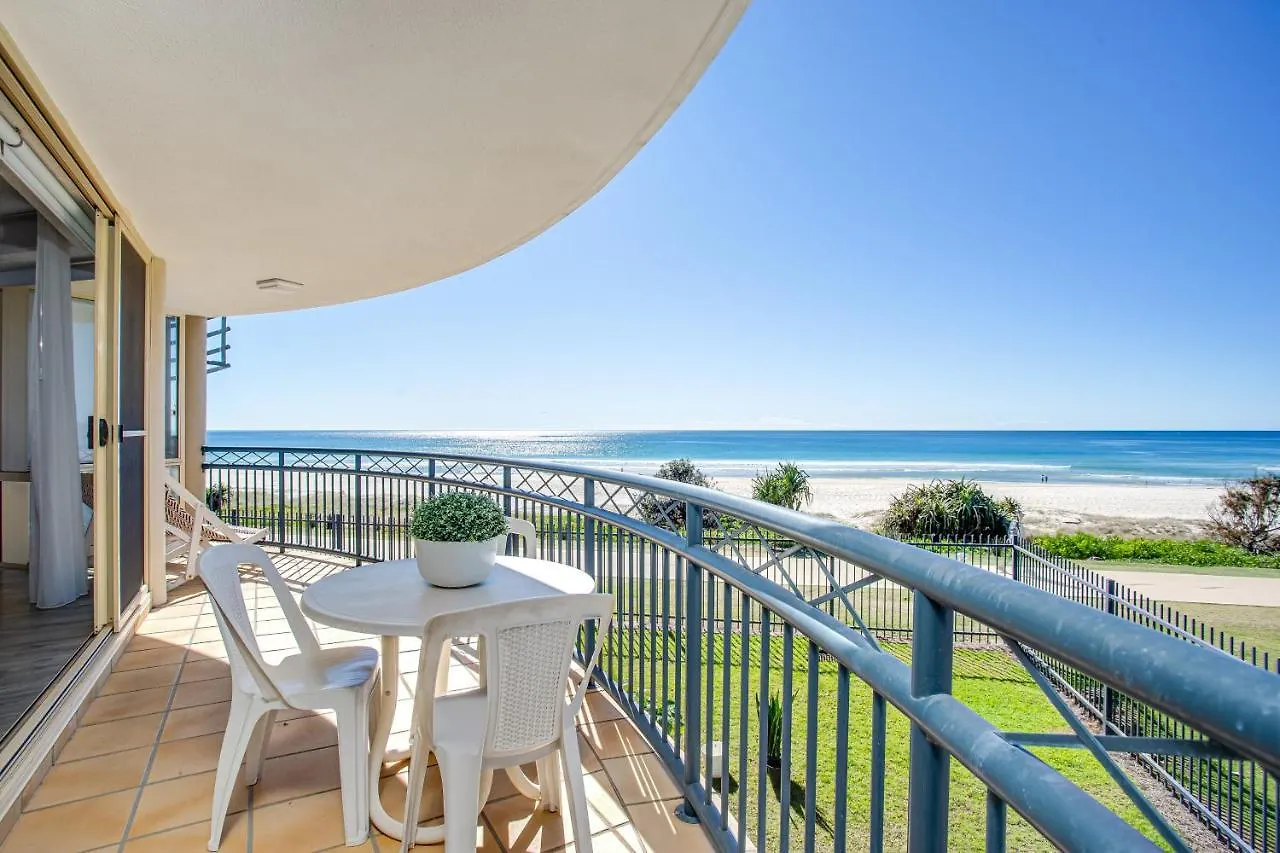 Golden Riviera Absolute Beachfront Resort Gold Coast