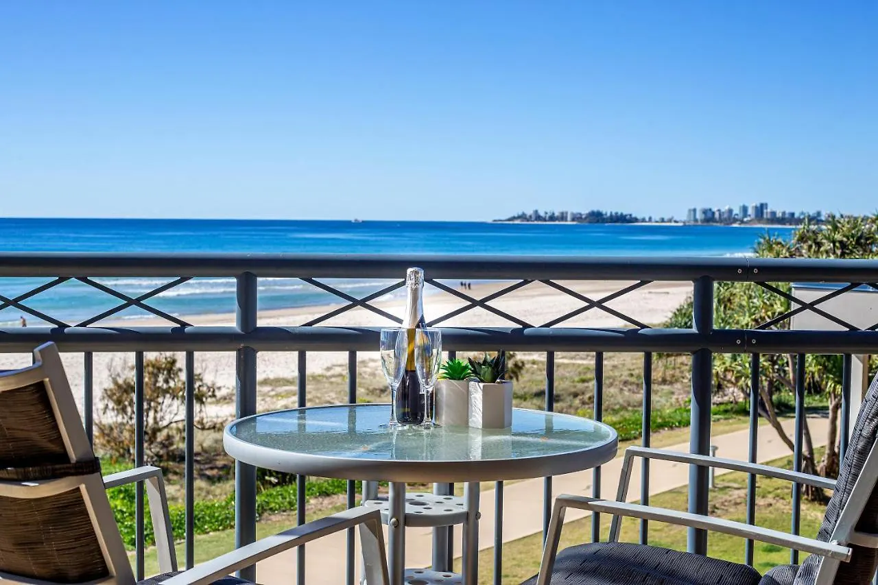 Golden Riviera Absolute Beachfront Resort Gold Coast