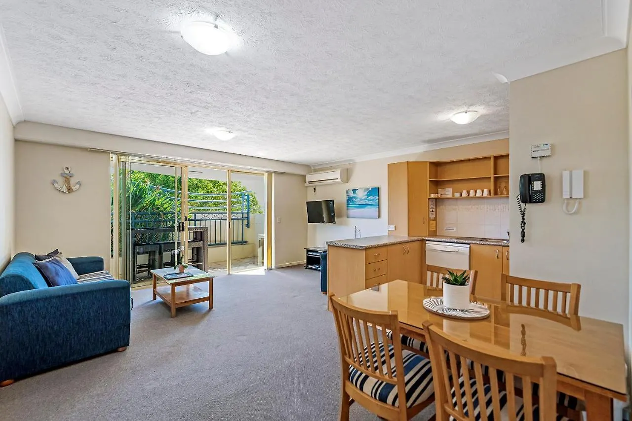 Golden Riviera Absolute Beachfront Resort Gold Coast
