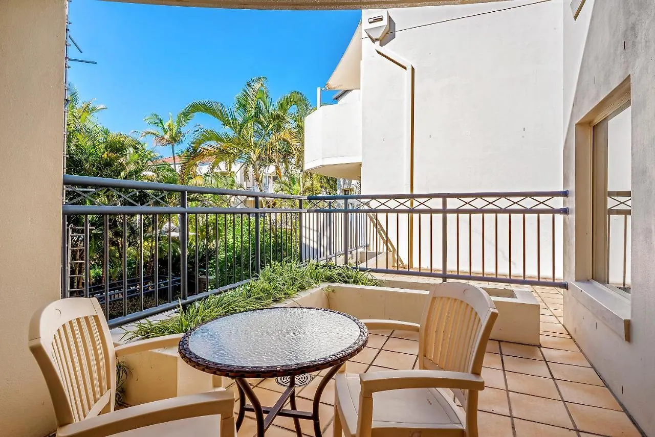 Golden Riviera Absolute Beachfront Resort Gold Coast