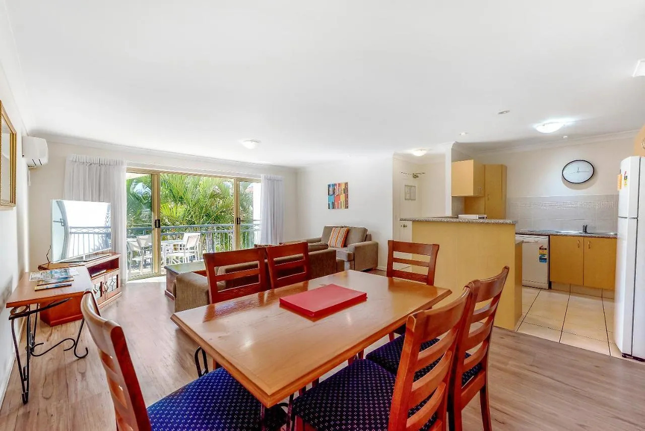 Golden Riviera Absolute Beachfront Resort Gold Coast