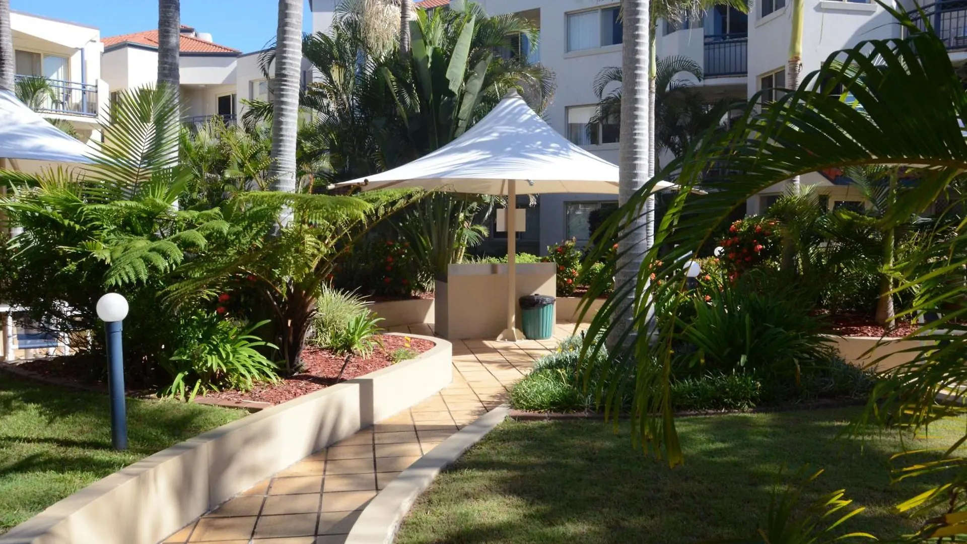 Golden Riviera Absolute Beachfront Resort Gold Coast