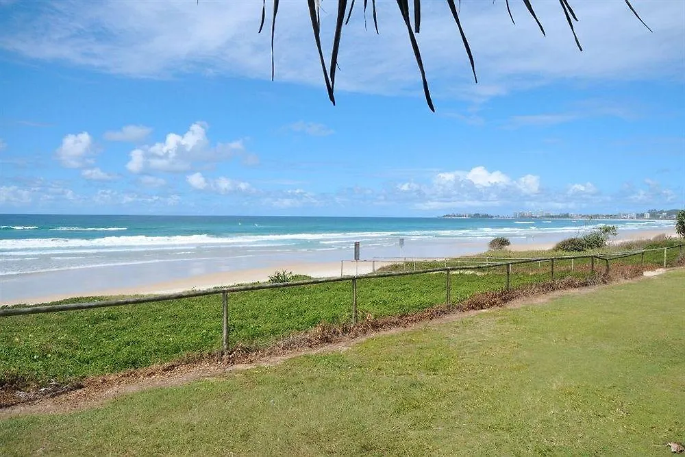 Golden Riviera Absolute Beachfront Resort Gold Coast 4*,