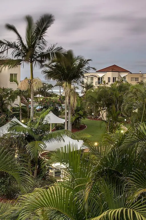 ****  Golden Riviera Absolute Beachfront Resort Gold Coast Australia
