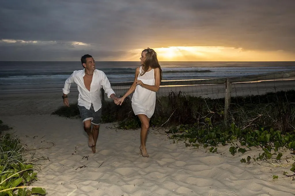 Golden Riviera Absolute Beachfront Resort Gold Coast