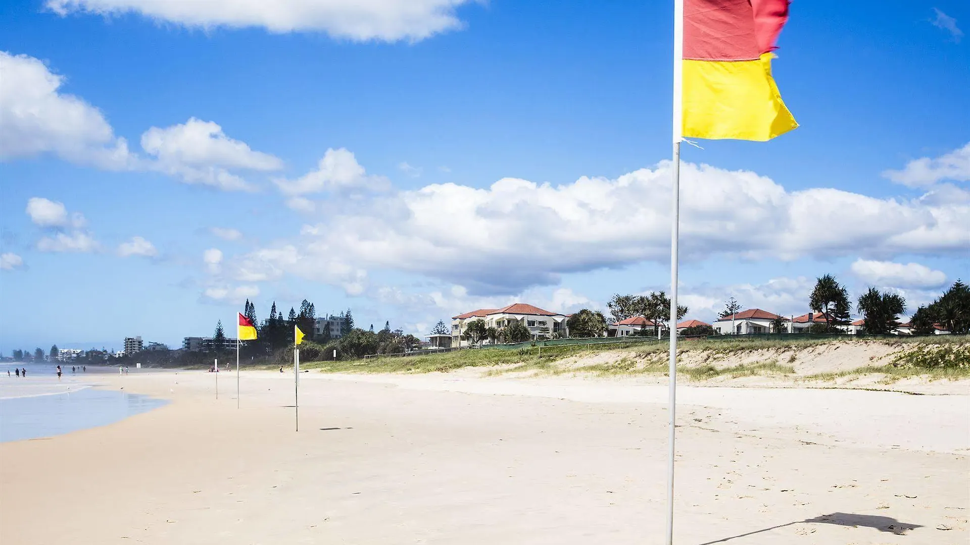 Golden Riviera Absolute Beachfront Resort Gold Coast 4*,