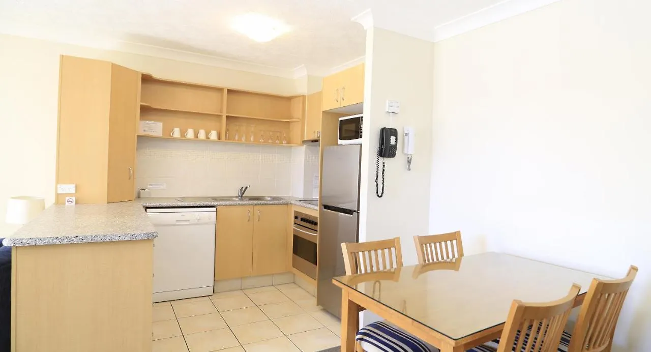 Golden Riviera Absolute Beachfront Resort Gold Coast