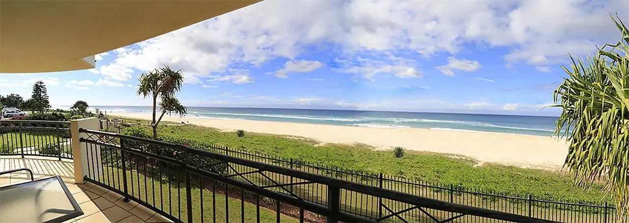 Golden Riviera Absolute Beachfront Resort Gold Coast