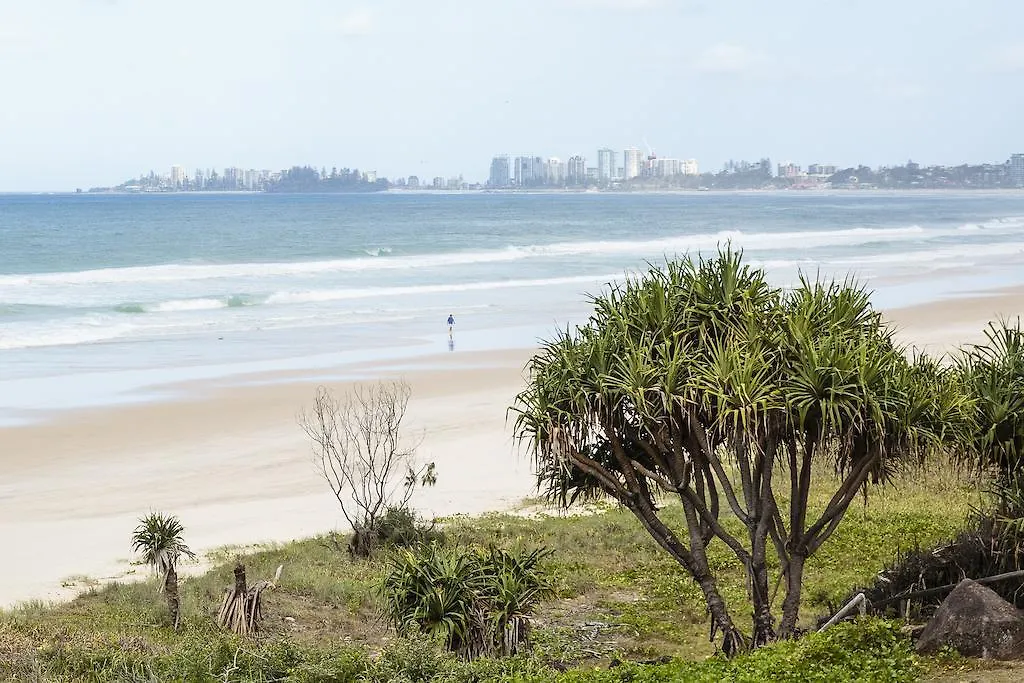 Golden Riviera Absolute Beachfront Resort Gold Coast