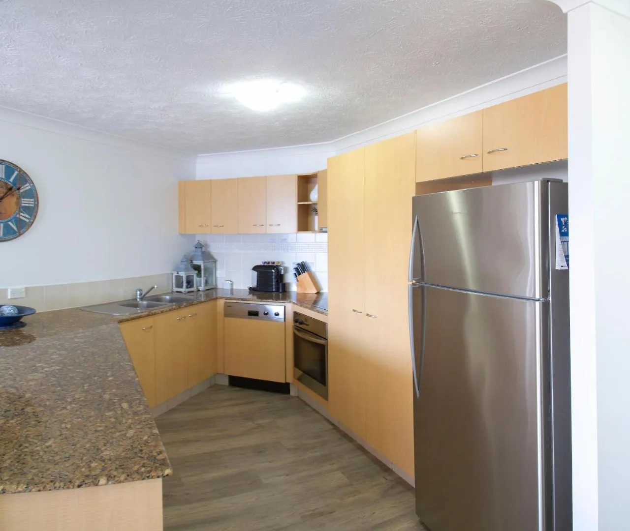Golden Riviera Absolute Beachfront Resort Gold Coast